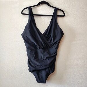 Women's Black Padded One Piece Swimsuit ◇ Size 18